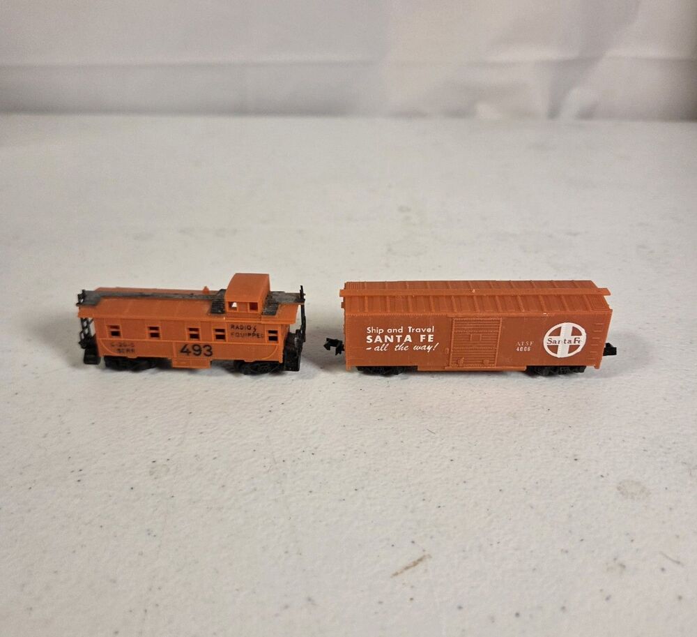 Arnold Rapido N Scale Santa Fe ATSF Caboose 493 & Boxcarβ 4006 W Germany